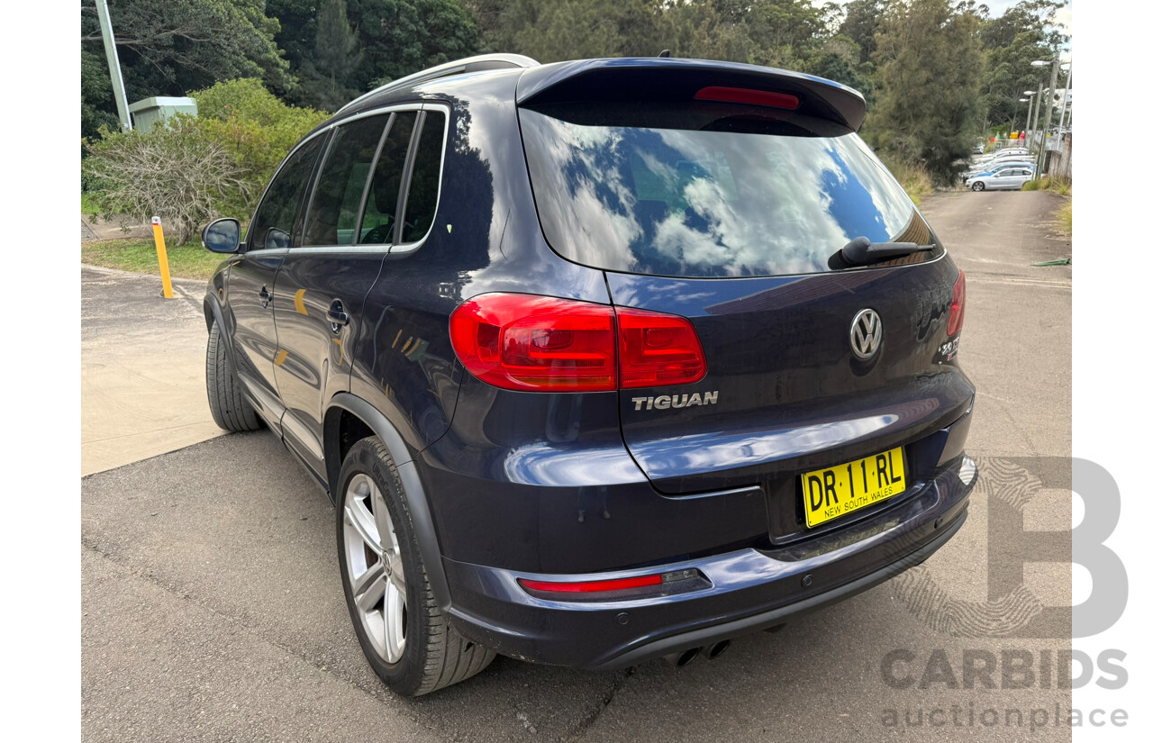 12/2015 Volkswagen Tiguan 155 TSI R-LINE (4x4) AWD 5NC MY16 4D Wagon Night Blue Metallic 2.0L