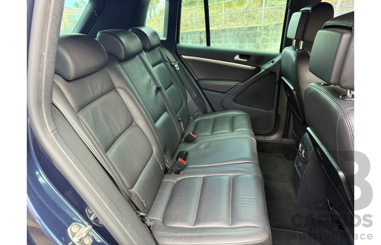 12/2015 Volkswagen Tiguan 155 TSI R-LINE (4x4) AWD 5NC MY16 4D Wagon Night Blue Metallic 2.0L
