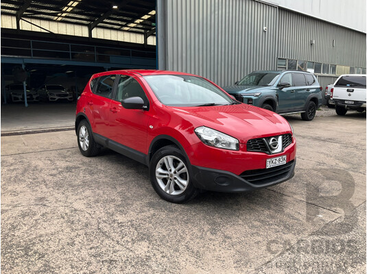 05/2014 Nissan Dualis ST J10 MY13 4d Wagon Red 2.0L