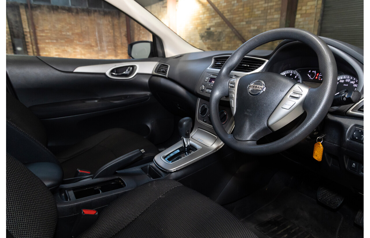 09/2016 Nissan Pulsar ST C12 SERIES 2 5d Hatchback White 1.8L
