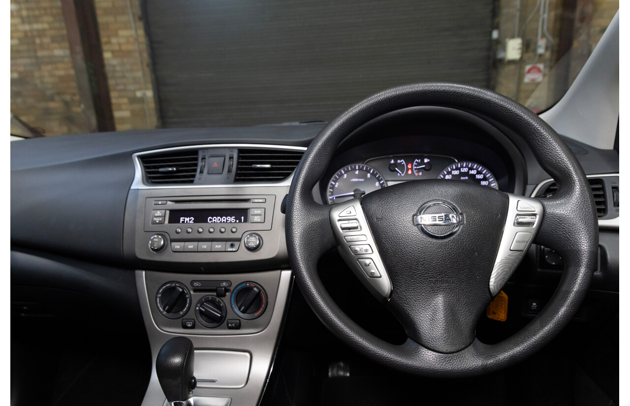 09/2016 Nissan Pulsar ST C12 SERIES 2 5d Hatchback White 1.8L