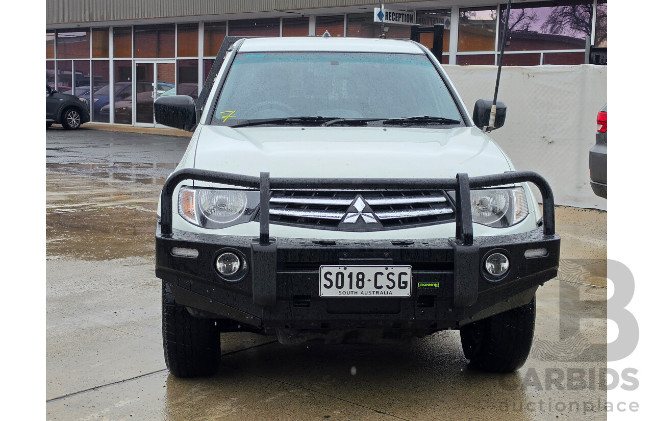 06/2014 Mitsubishi Triton GLX (4x4) MN MY14 UPDATE C/Chas dual cab White 2.5L