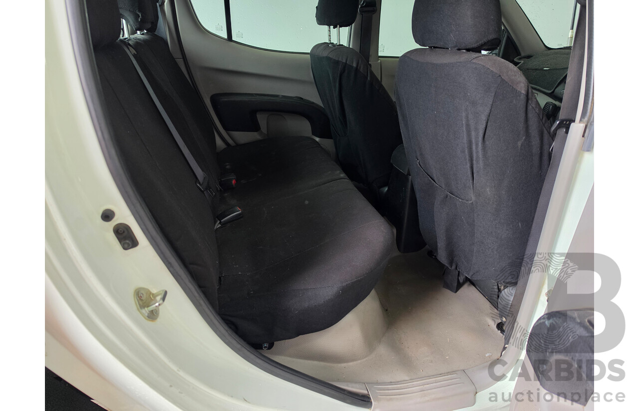 06/2014 Mitsubishi Triton GLX (4x4) MN MY14 UPDATE C/Chas dual cab White 2.5L