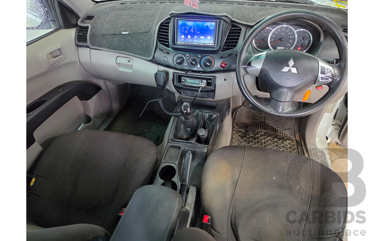06/2014 Mitsubishi Triton GLX (4x4) MN MY14 UPDATE C/Chas dual cab White 2.5L