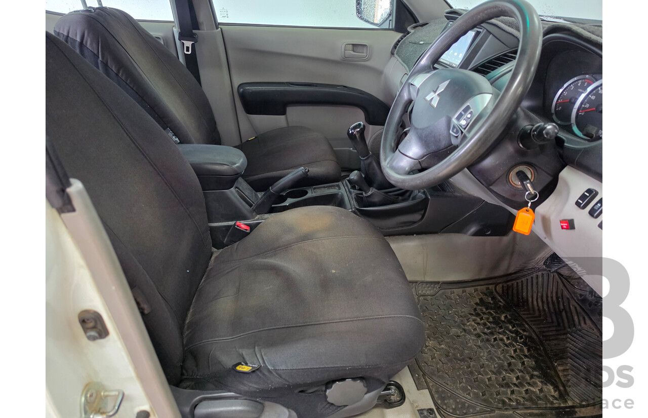 06/2014 Mitsubishi Triton GLX (4x4) MN MY14 UPDATE C/Chas dual cab White 2.5L