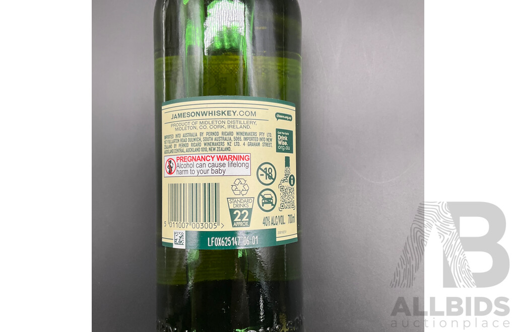 JACK DANIELS 700ml, JAMESON Triple Distilled Ieish Whiskey 700ml - Lot of 3