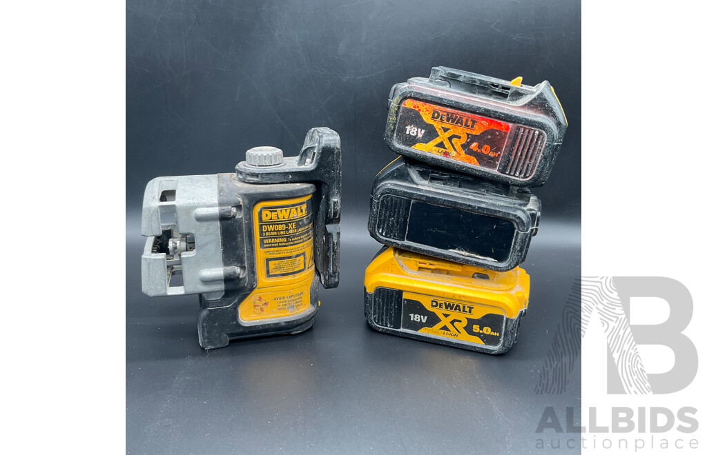 DEWALT (DW089-XE) SELF-Leveling 3-beam Line Laser, 3 DEWALT Batteries Assorted - Lot of 4