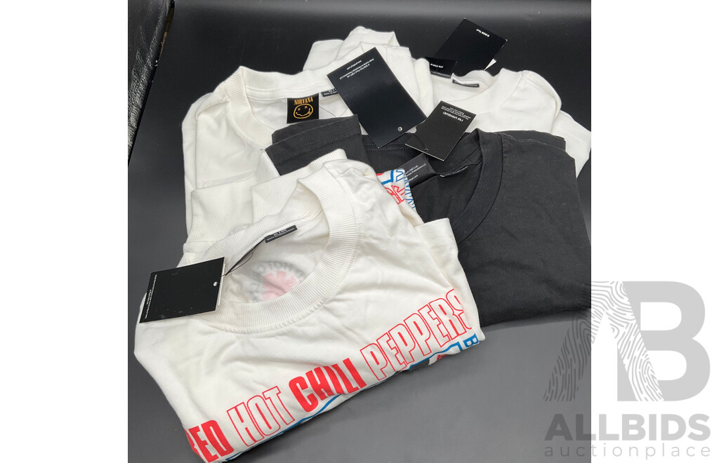 ASSORTED T-shirts Size XL - Lot of 4