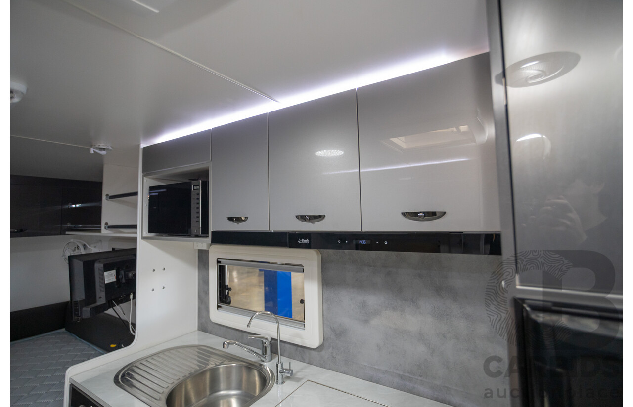 2023 Viscount V1 Premium 17" Caravan