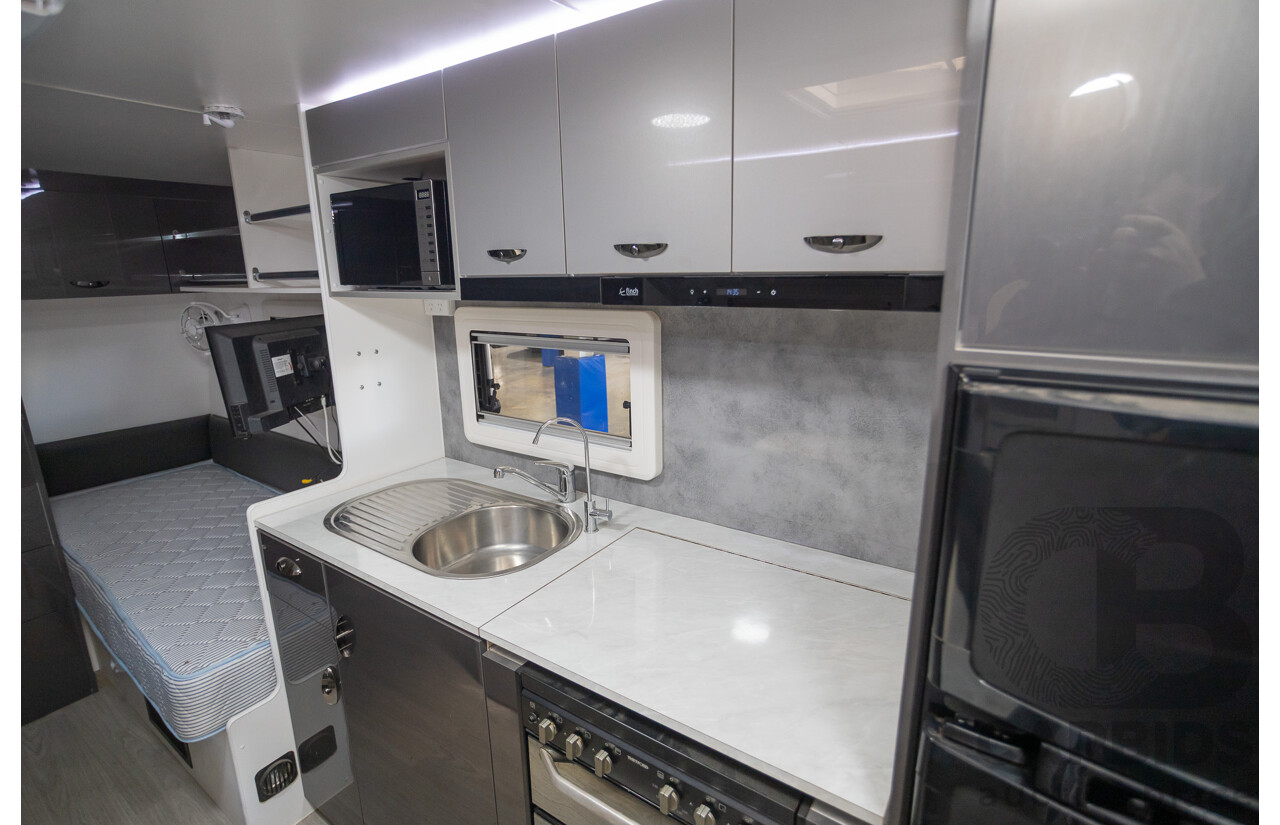 2023 Viscount V1 Premium 17" Caravan