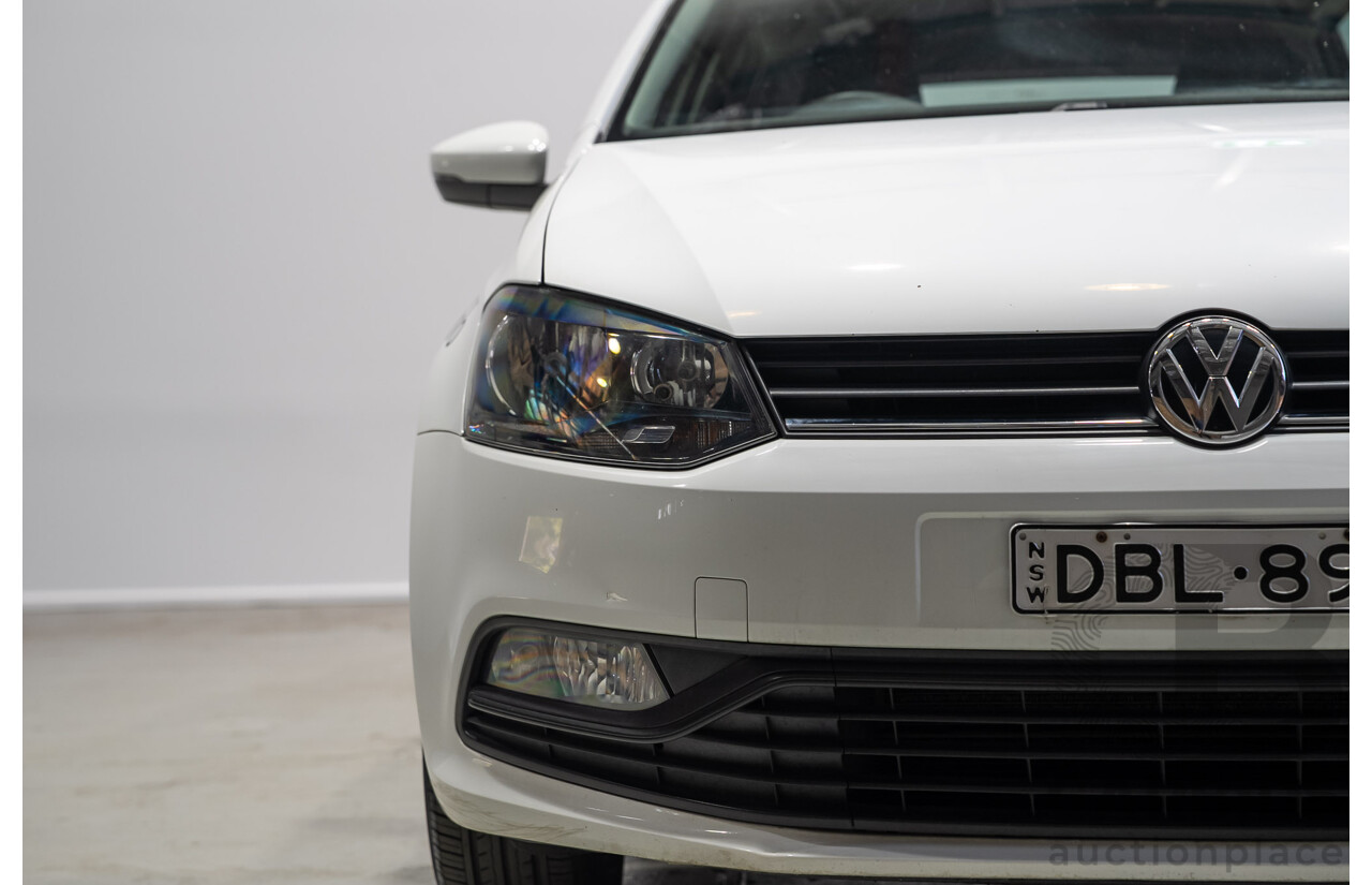 10/2015 Volkswagen Polo 66 TSI Trendline 6R MY16 5d Hatchback White Turbo 1.2L