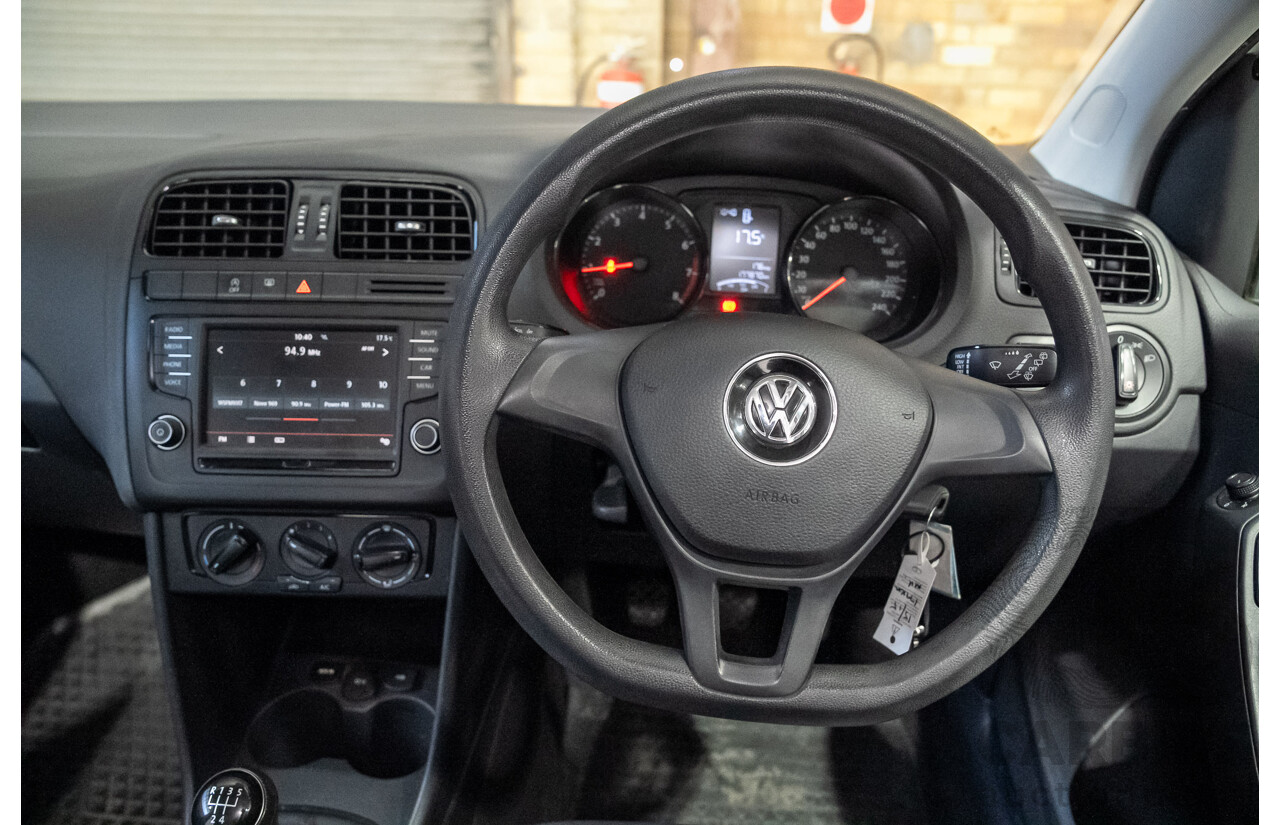 10/2015 Volkswagen Polo 66 TSI Trendline 6R MY16 5d Hatchback White Turbo 1.2L