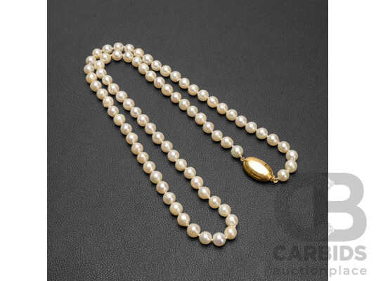 Cultured Freshwater Pearl Strand with 9ct Gold Clasp. Length - 62cms