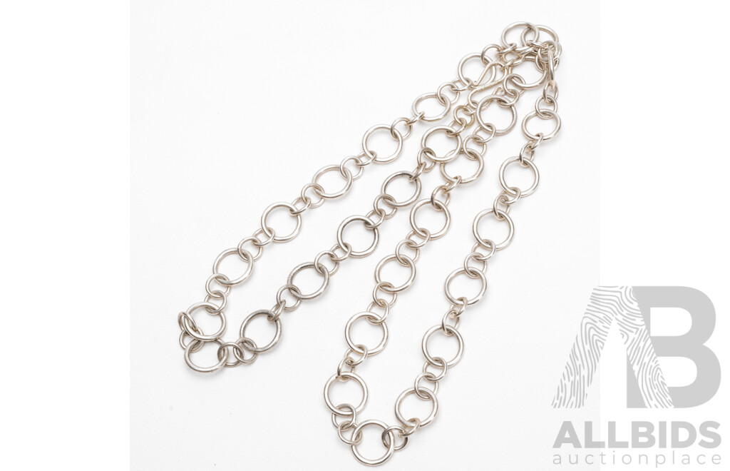 Vintage 925 Sterling Silver Round Jump Link Necklace. Length - 78cms