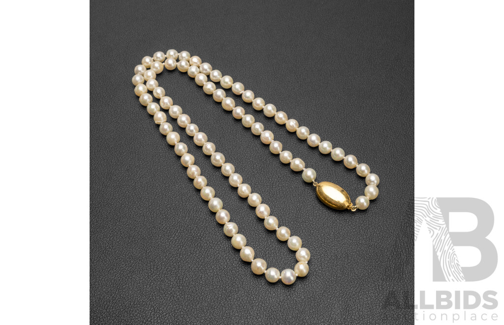 Cultured Freshwater Pearl Strand with 9ct Gold Clasp. Length - 62cms