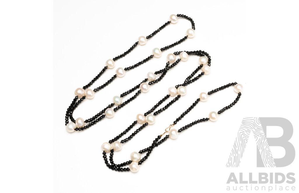 Long Strand Pearl & Onyx Necklace. Length - 152cms