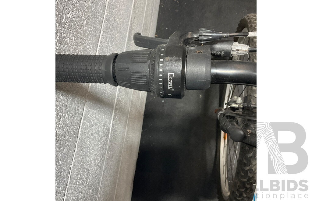 HYPER Steed 66 Mountain Bike