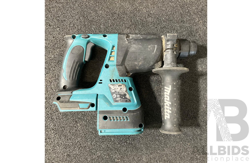 MAKITA 18V Power Tools and Bag, Inlcuding Jobsite Radio (BMR102), Rotary Hammer Drill (DHR242) and Others - Lot of 7
