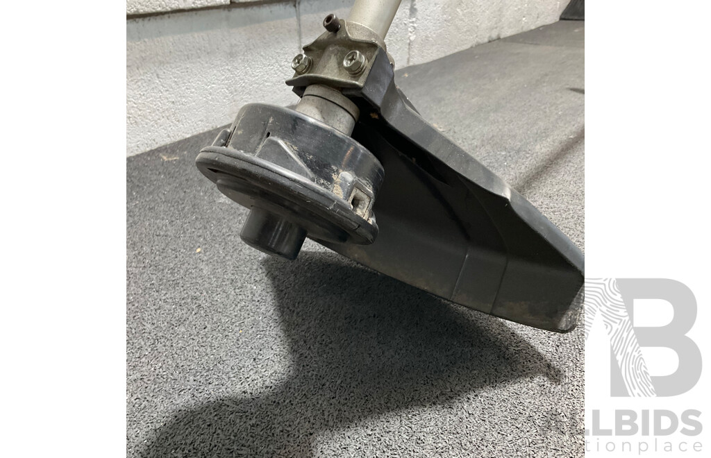 MAKITA Petrol Line Trimmer (ER2650LH)