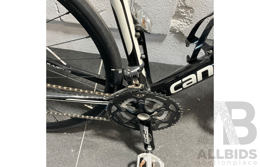 CANNONDALE Road Bike
