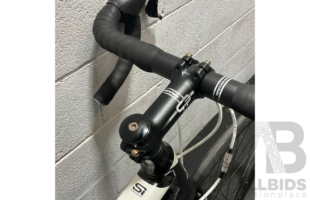 CANNONDALE Road Bike