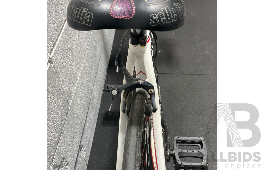 SPECIALIZED Amira Road Bike