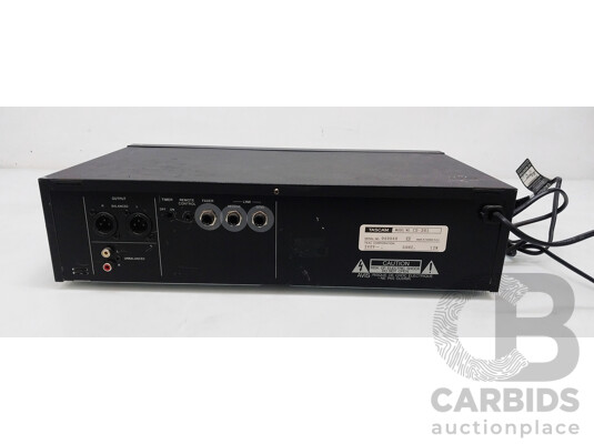 Tascam (CD-301) CD Player