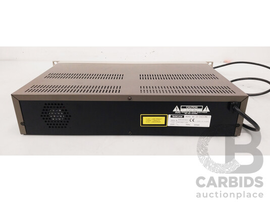 Tascam (CD-D4000 MKII) CD Player & Duplicator