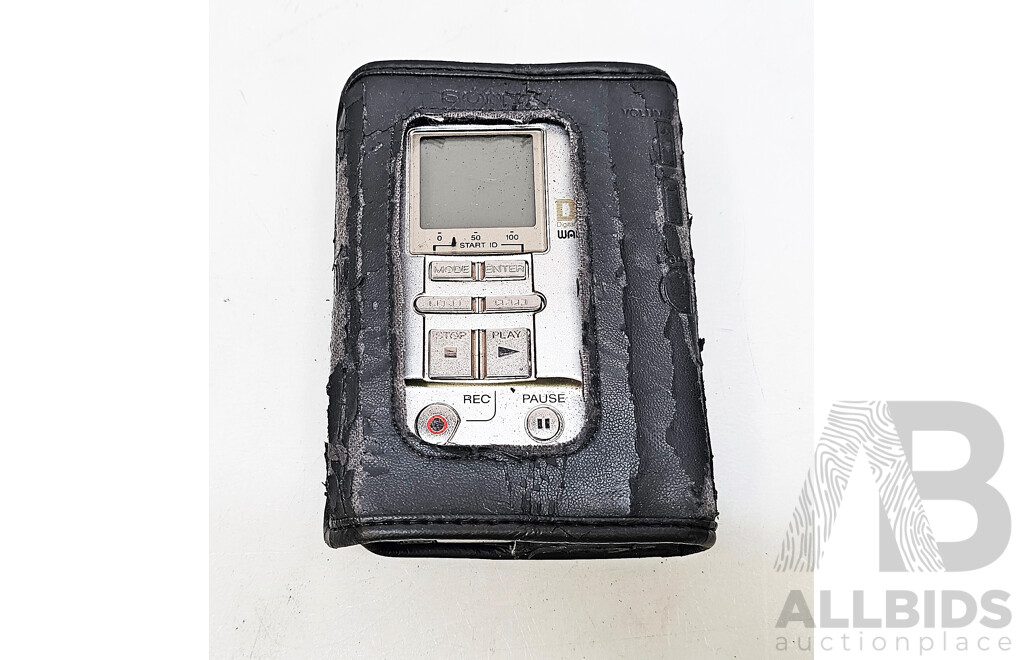 Vintage Sony (TCD-D100) Portable Digital Audio Tape Recorder