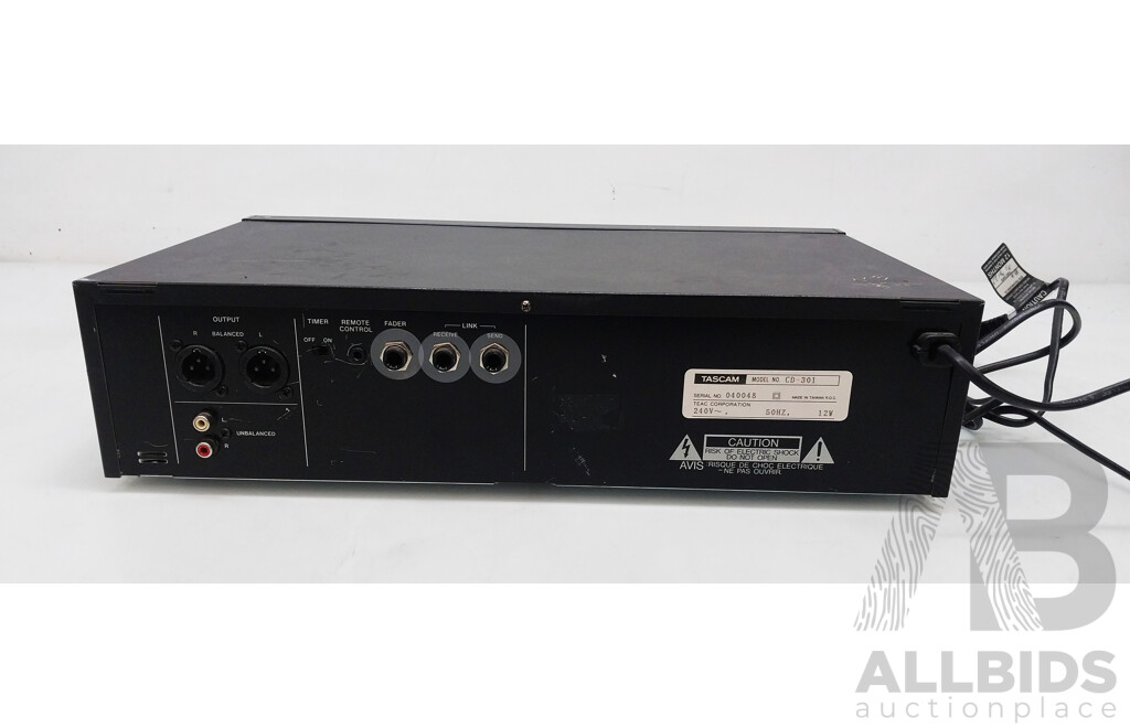 Tascam (CD-301) CD Player