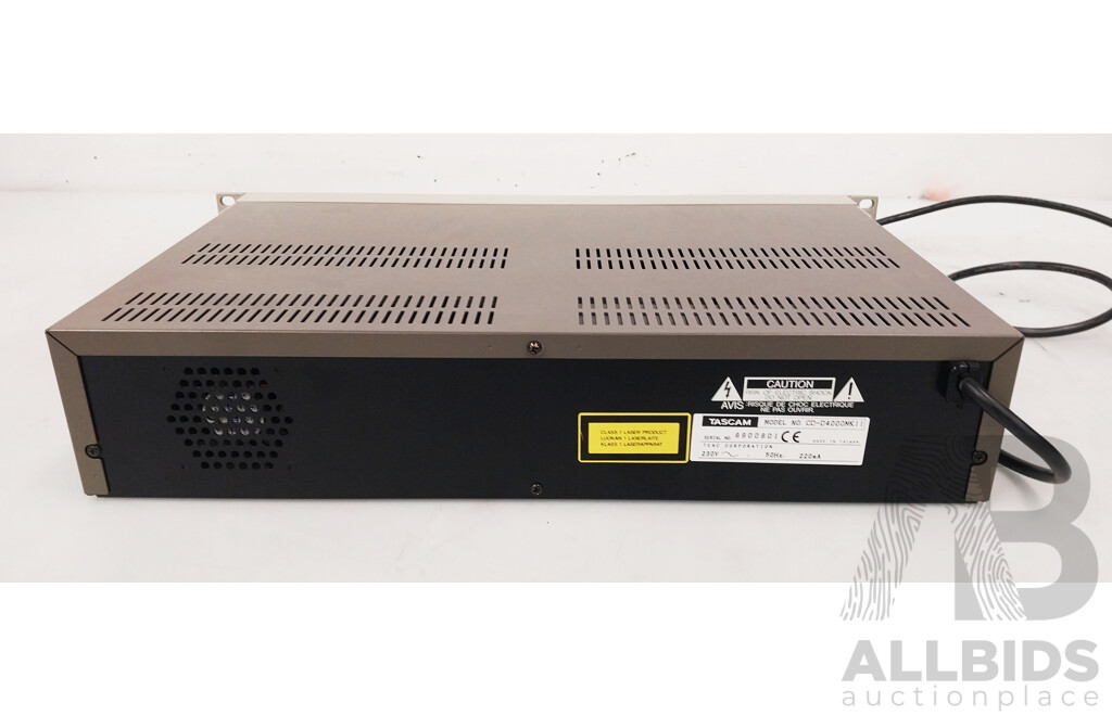 Tascam (CD-D4000 MKII) CD Player & Duplicator