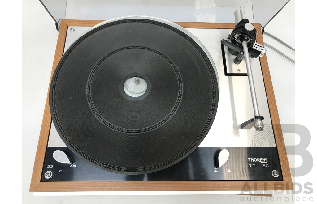 Vintage Thorens (TD-160) Classic Belt-Drive Turntable