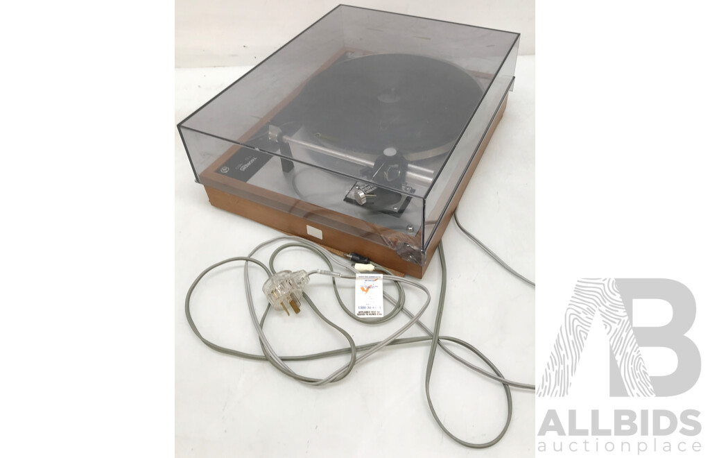 Vintage Thorens (TD-160) Classic Belt-Drive Turntable