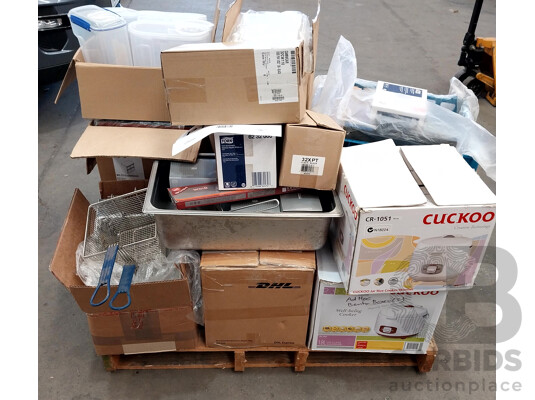 Pallet Lot of Assorted Catering/Restaurant Equipment Including Bento Boxes, Trays, Pitchers, Containers, and More