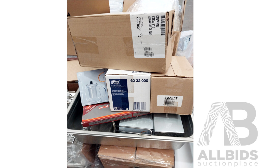 Pallet Lot of Assorted Catering/Restaurant Equipment Including Bento Boxes, Trays, Pitchers, Containers, and More