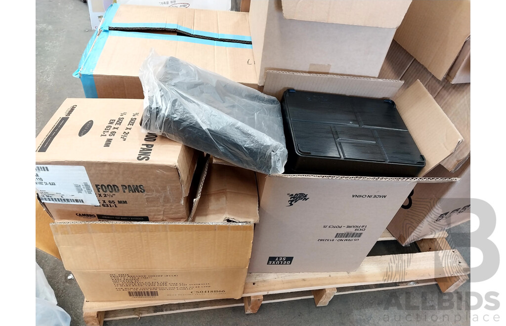 Pallet Lot of Assorted Catering/Restaurant Equipment Including Bento Boxes, Trays, Pitchers, Containers, and More