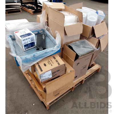 Pallet Lot of Assorted Catering/Restaurant Equipment Including Bento Boxes, Trays, Pitchers, Containers, and More