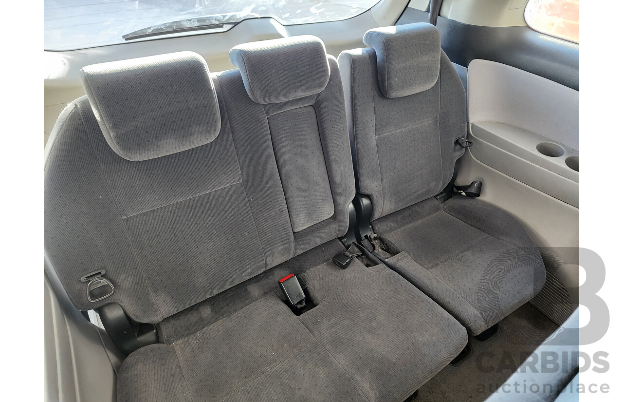 09/2006 Toyota Tarago GLi ACR50R 4d Wagon White 2.4L