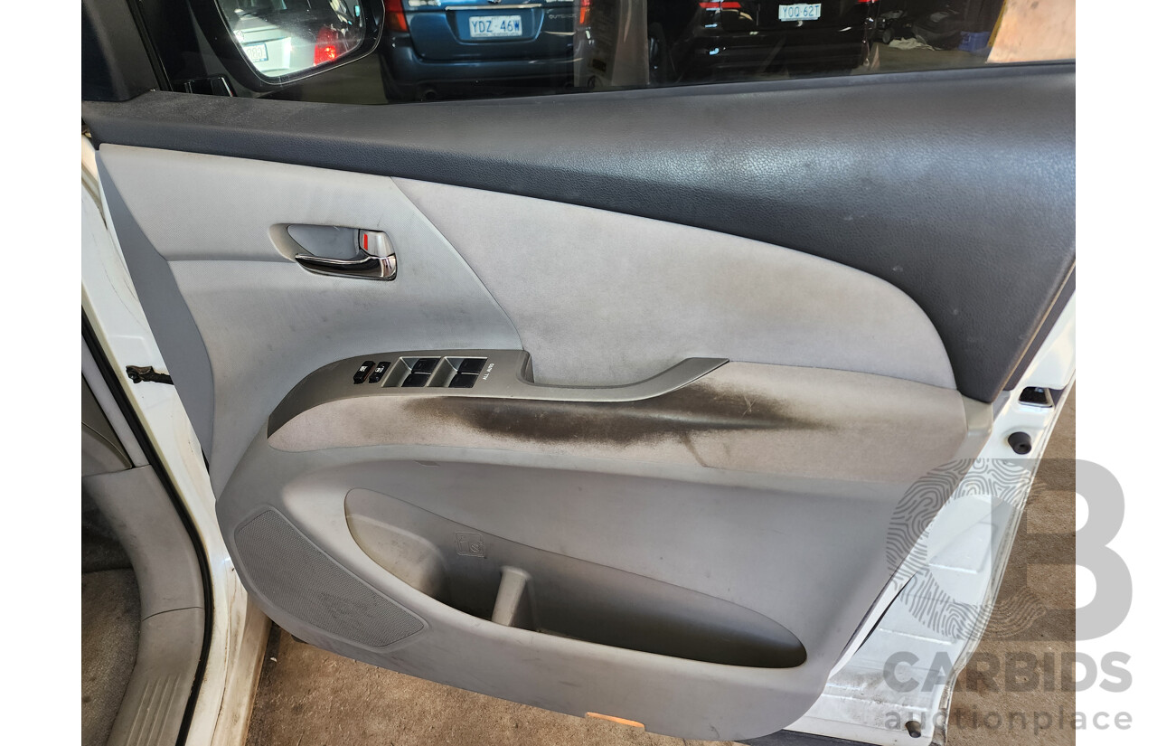 09/2006 Toyota Tarago GLi ACR50R 4d Wagon White 2.4L