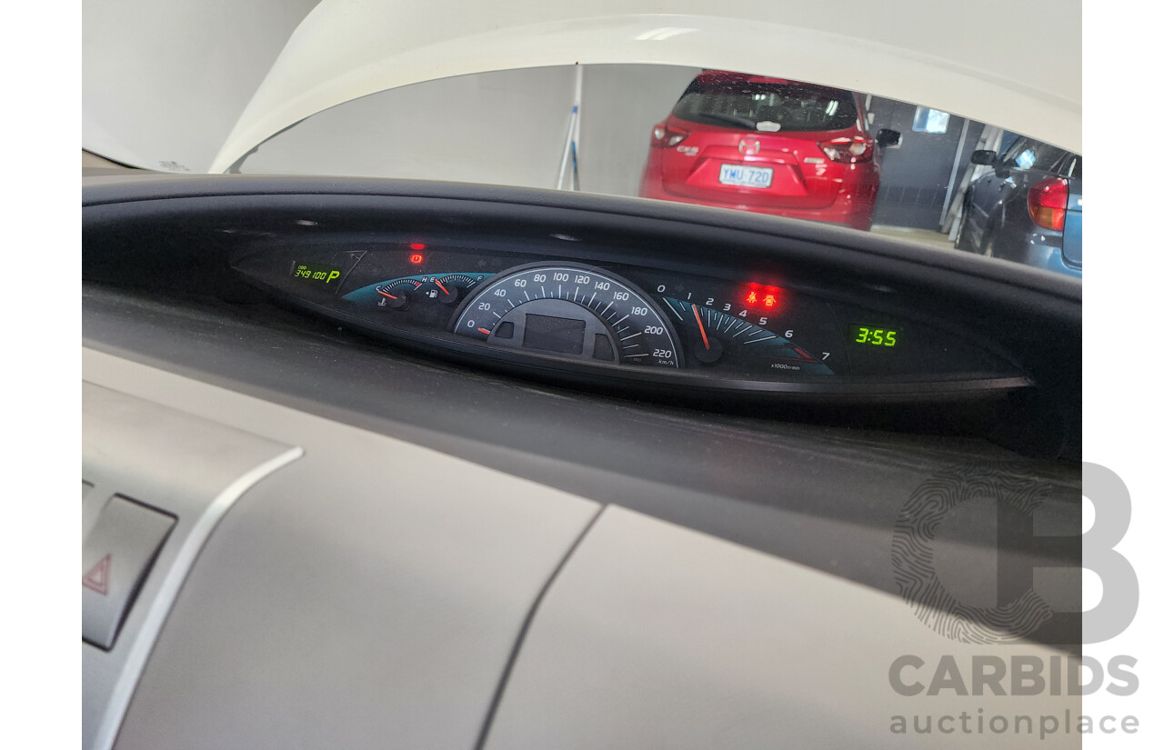 09/2006 Toyota Tarago GLi ACR50R 4d Wagon White 2.4L
