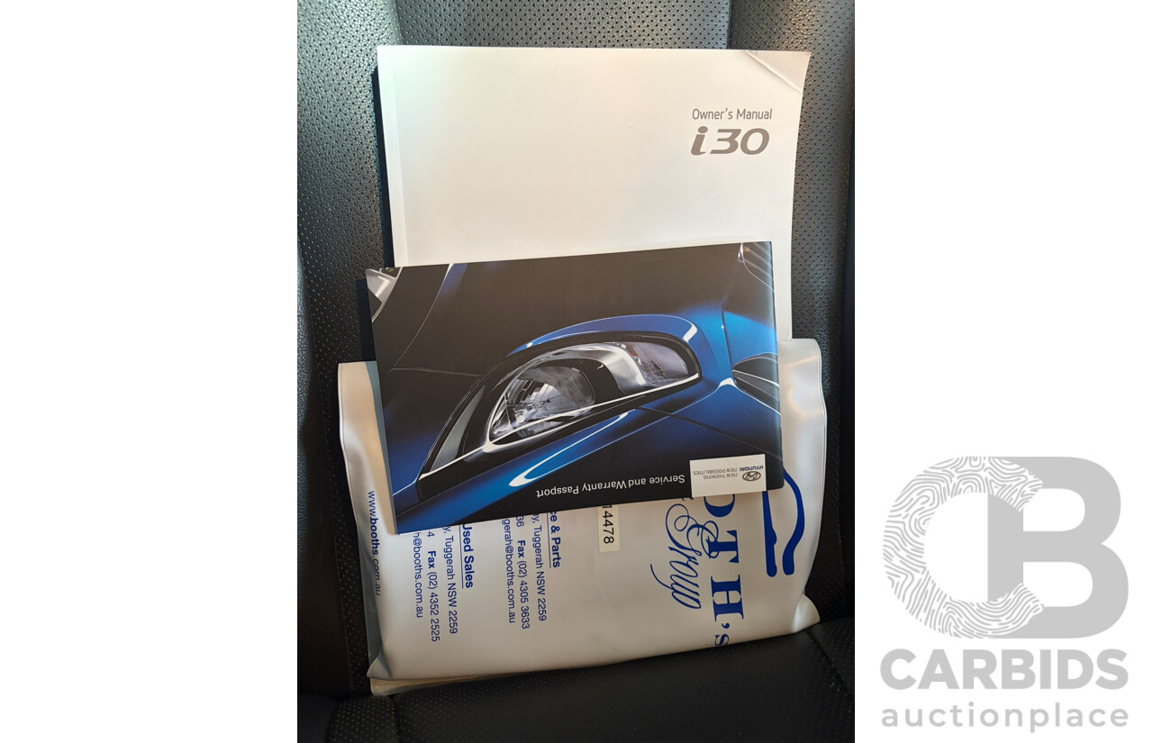 10/2014 Hyundai I30 Trophy GD MY14 5d Hatchback White 1.8L