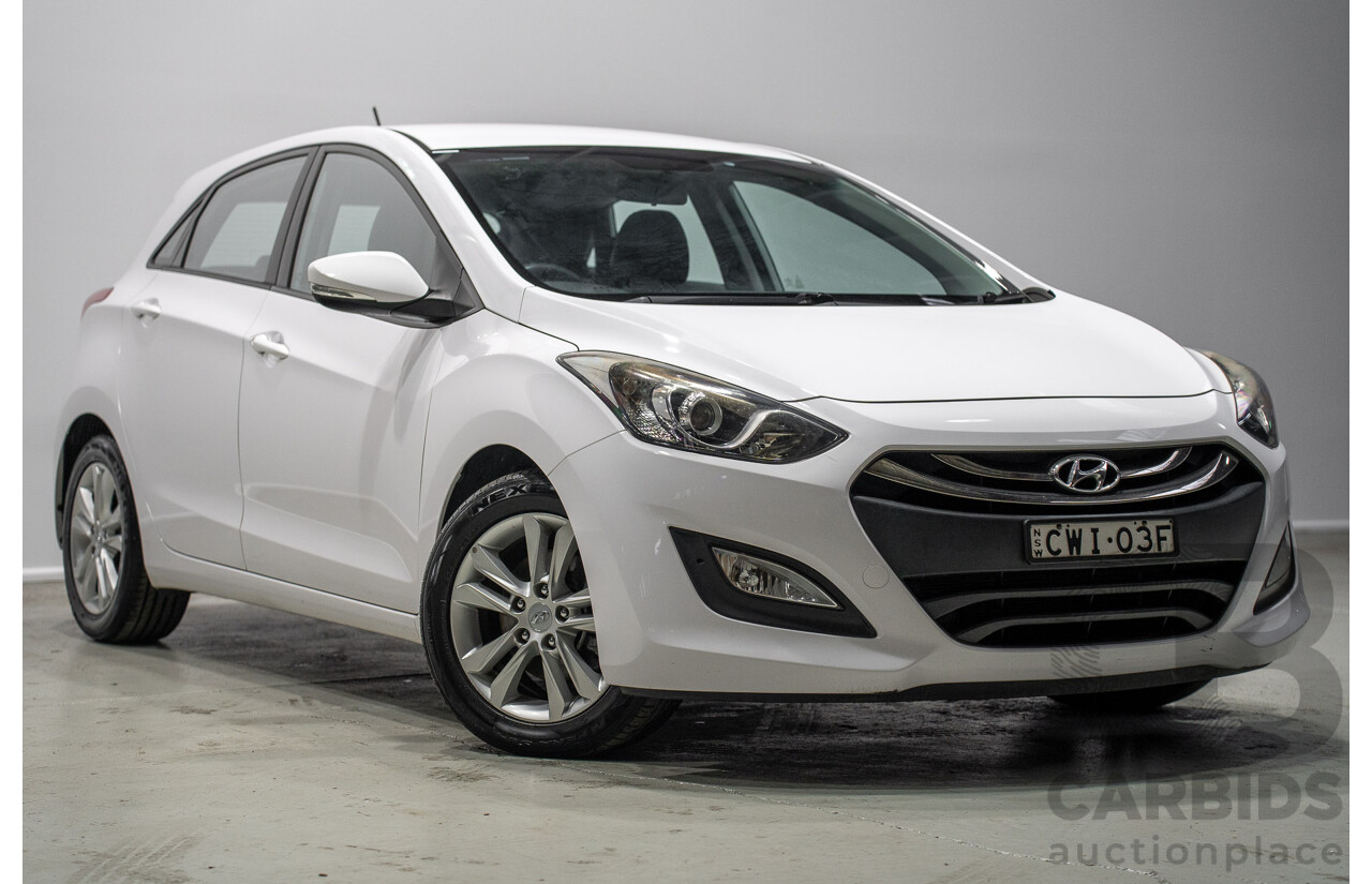 10/2014 Hyundai I30 Trophy GD MY14 5d Hatchback White 1.8L