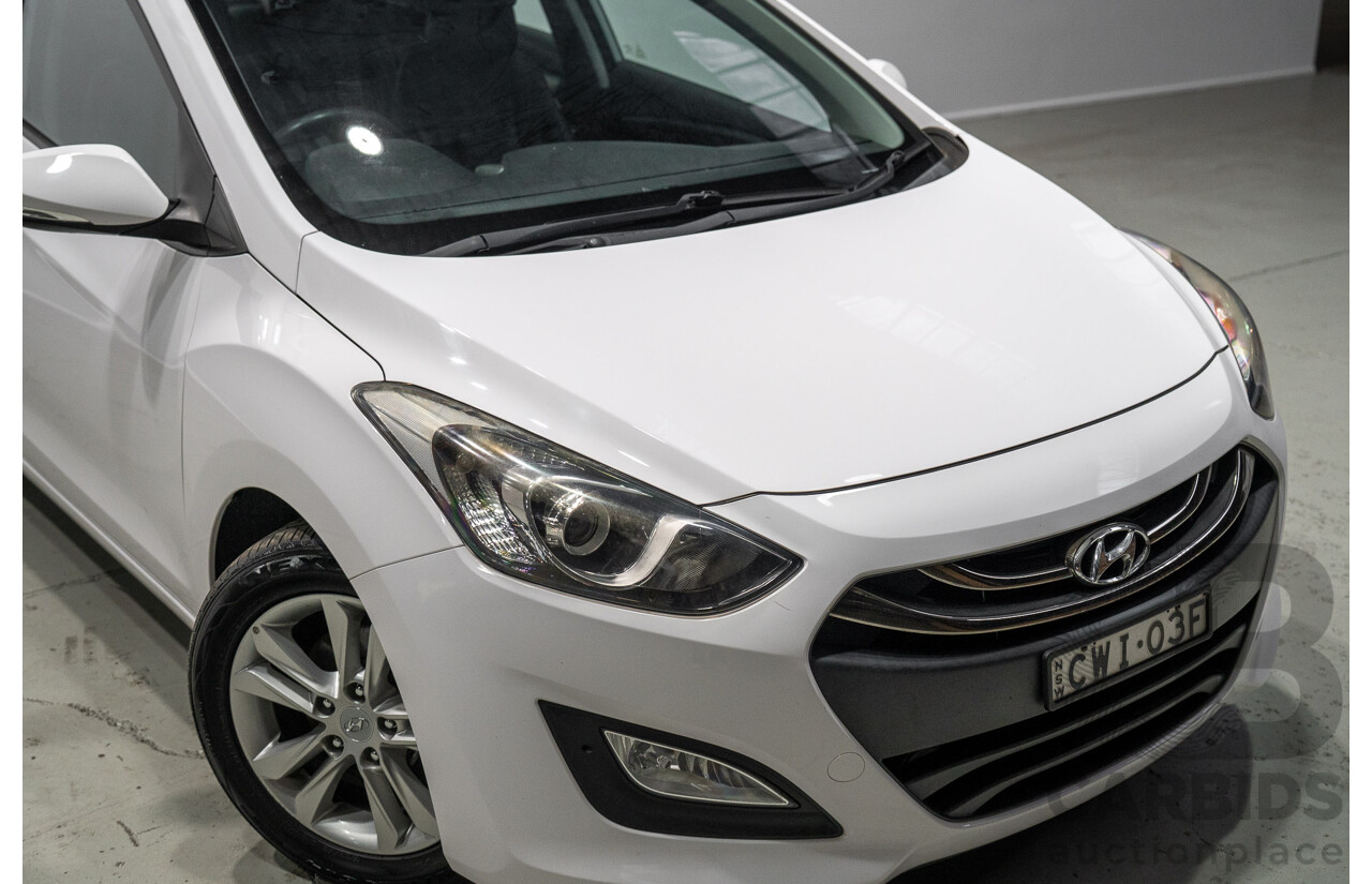 10/2014 Hyundai I30 Trophy GD MY14 5d Hatchback White 1.8L