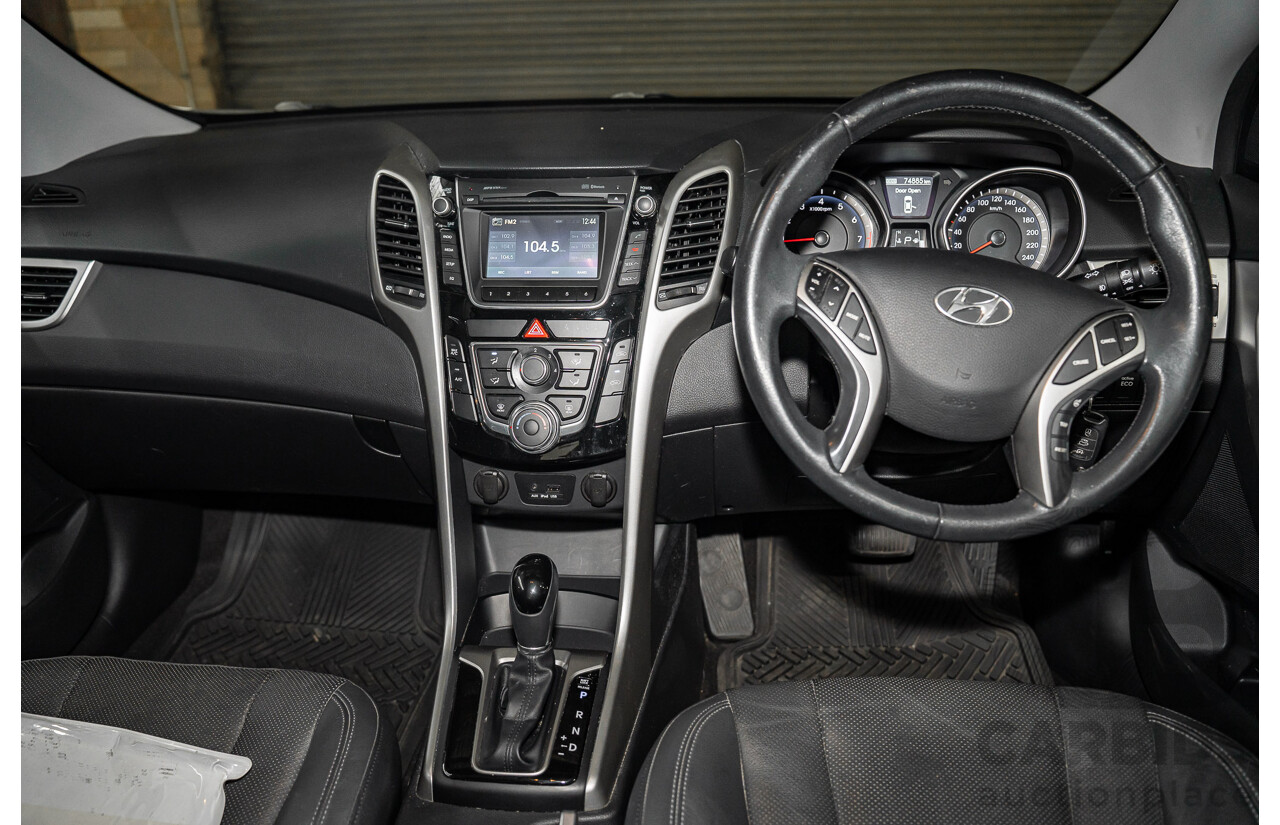 10/2014 Hyundai I30 Trophy GD MY14 5d Hatchback White 1.8L