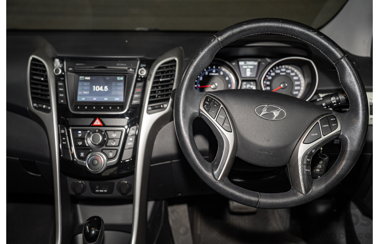 10/2014 Hyundai I30 Trophy GD MY14 5d Hatchback White 1.8L
