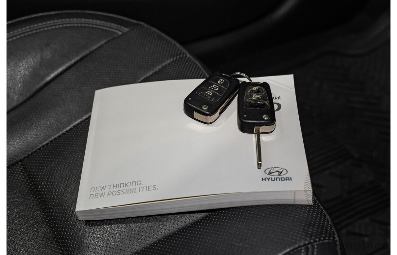 10/2014 Hyundai I30 Trophy GD MY14 5d Hatchback White 1.8L