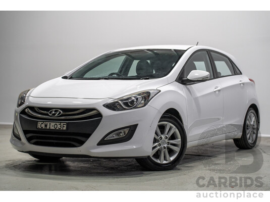 10/2014 Hyundai I30 Trophy GD MY14 5d Hatchback White 1.8L