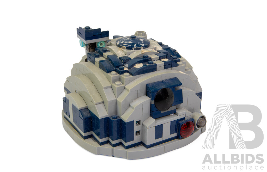 Vintage Star Wars R2-D2 Lego Figure