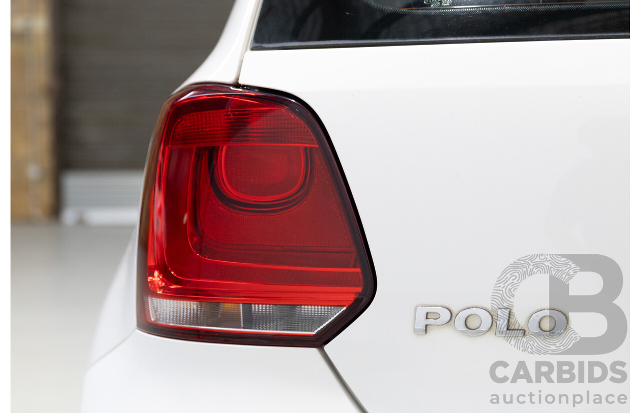 01/2014 Volkswagen Polo 77 TSI Comfortline 6R MY14 5D Hatchback White Turbo 1.2L