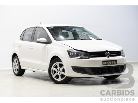 01/2014 Volkswagen Polo 77 TSI Comfortline 6R MY14 5D Hatchback White Turbo 1.2L